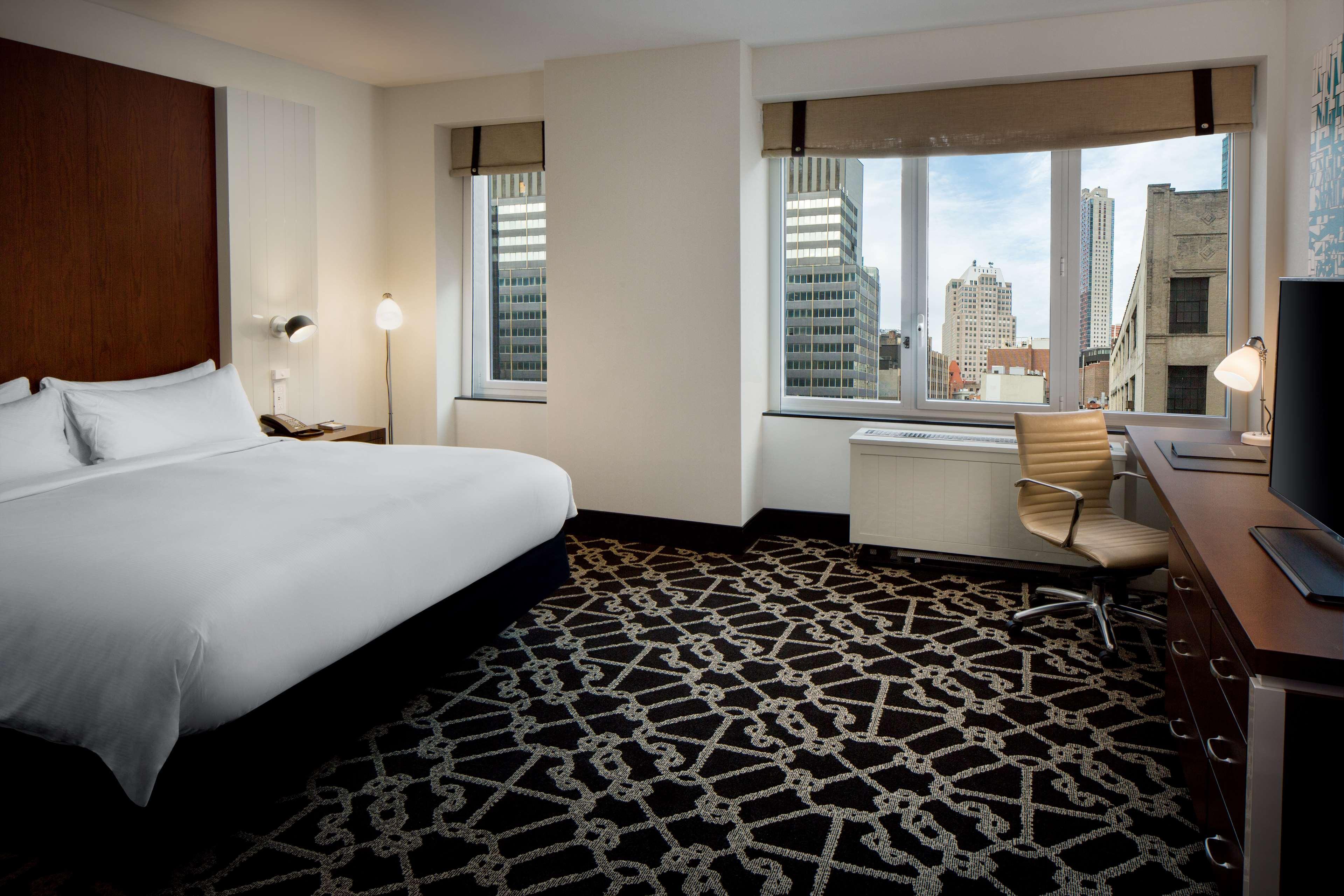 Hilton Brooklyn New York Hotel Exterior photo